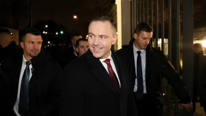 Karol Nawrocki wszedł tam późnym wieczorem w towarzystwie ochrony