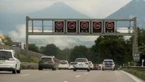 Zjedziesz z autostrady w Alpach, a tam policja. Zimą sypią się mandaty