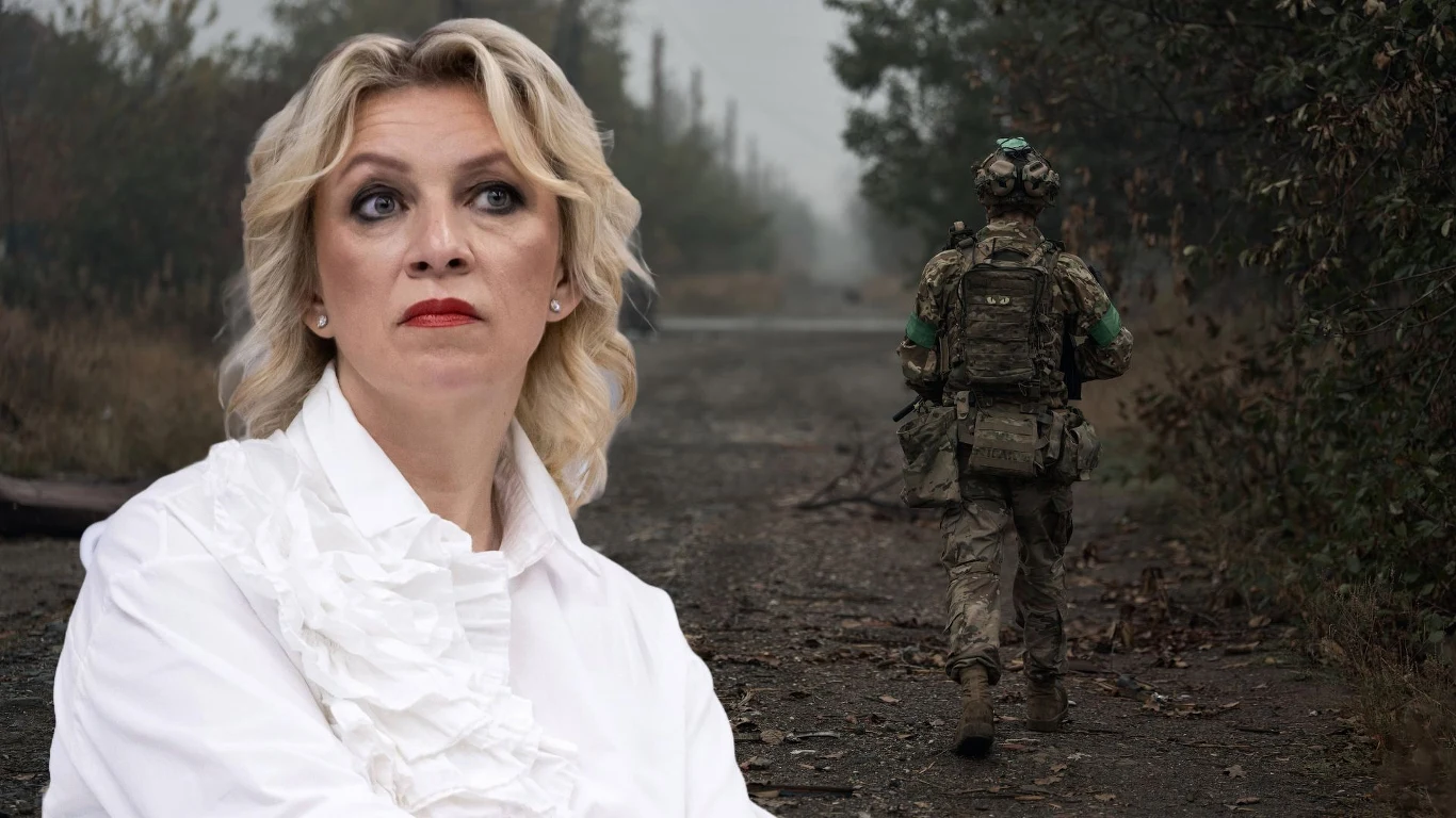 Rosja wzywa Wielką Brytanię do ujawnienia, co robił żołnierz zabity na Ukrainie (zdj. ilustracyjne) Kobieta o blond włosach, ubrana na biało patrzy w bok na tle zamglonej drogi leśnej, po której idzie samotny żołnierz w mundurze i wyposażeniu taktycznym.