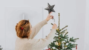 Szpic czy gwiazda? Co powinno zdobić czubek choinki? Polacy nie mają wątpliwości