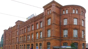 Poczta Polska chce, by należące do niej zabytkowe budynki w centrach miast stały się Galeriami Poczty Polskiej, łączącymi funkcje handlowe, usługowe, biurowe i kulturotwórcze. Na zdj. gmach poczty przy ul. Dworcowej w Szczecinie