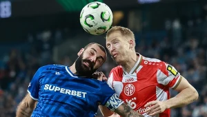 Dwa razy VAR w akcji, później czerwona kartka. Szturm Lecha do ostatniej minuty