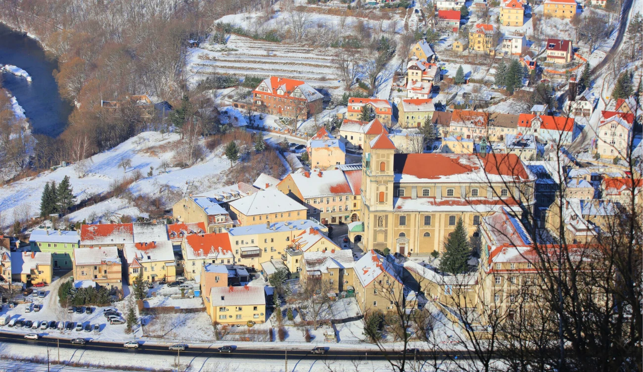 Słynny punkt widokowy w Sudetach - Obryw Bardzki Słynny punkt widokowy w Sudetach - Obryw Bardzki