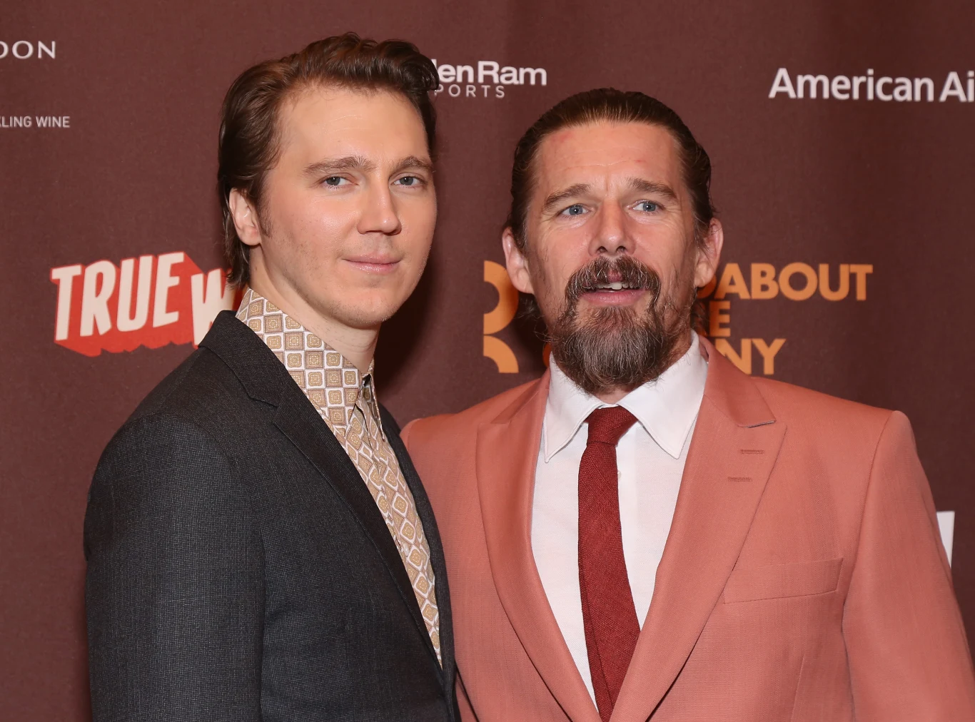 Paul Dano i Ethan Hawke podczas promocji sztuki "True West" Paul Dano i Ethan Hawke podczas promocji sztuki "True West"