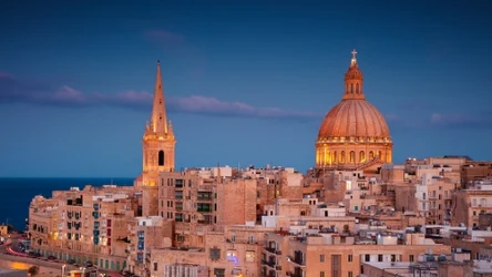 Malta to częsty cel podróży Polaków. Popularnością cieszy się między innymi Valletta, czyli stolica tego kraju. 