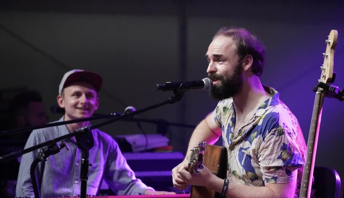 Stara Rzeka „Wynoś się z mojego domu”: Słuchaczu, czy Ci „niezal”?