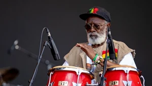 "Żadna siła nie jest silniejsza od muzyki". Ikona reggae powraca do Polski