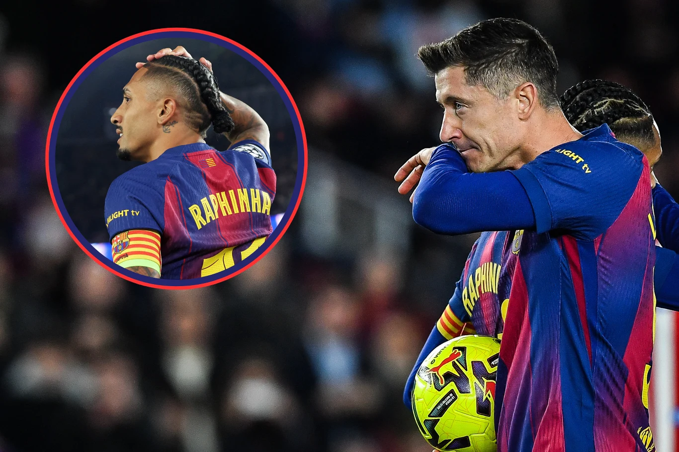 Dwóch piłkarzy w koszulkach FC Barcelony, jeden z nich trzyma piłkę pod pachą, obaj wydają się być zamyśleni lub rozczarowani, w tle rozmazana publiczność stadionu.