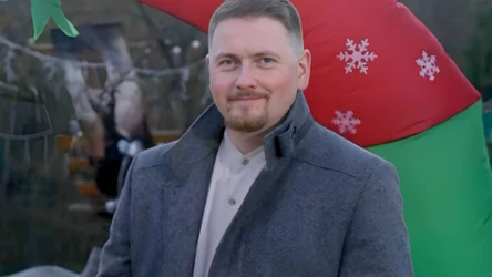 ​"Szczęśliwi lampek nie liczą". Szopka w Ptaszkowej i jej rodzinna historia