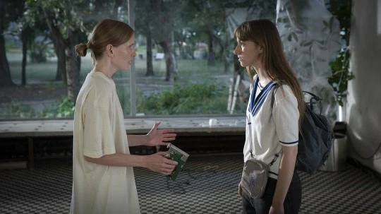 Karolina Rzepa i Izabella Dudziak w filmie "Nie ma duchów w mieszkaniu na Dobrej" Karolina Rzepa i Izabella Dudziak w filmie "Nie ma duchów w mieszkaniu na Dobrej"