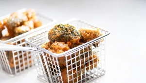 Biją na głowę frytki i krążki cebulowe. Ta przekąska robi furorę