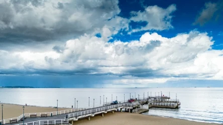 Molo w Brzeźnie już gotowe na spacerowiczów. Dlaczego warto je odwiedzić? 