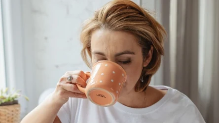 Ten napój działa lepiej jak ciepła woda z miodem pita na czczo.