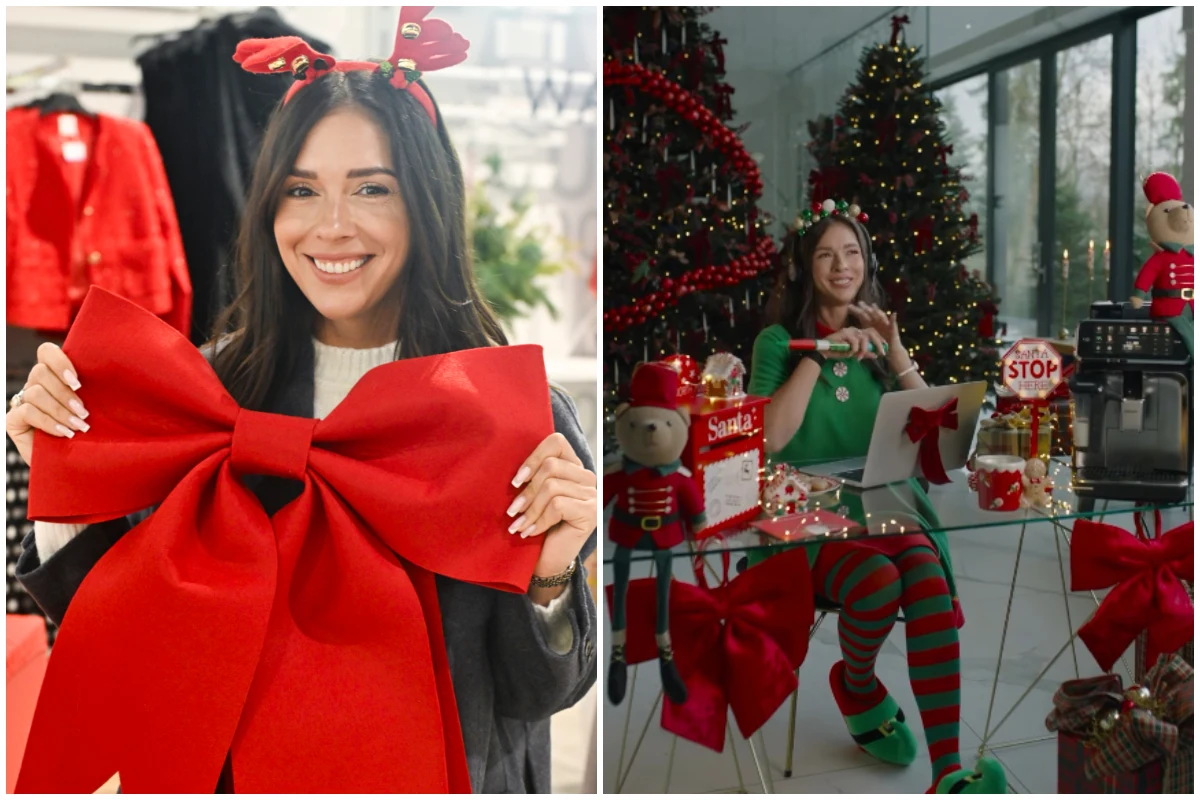 Po lewej stronie uśmiechnięta kobieta z opaską z rogami renifera trzyma dużą, czerwoną kokardę. Po prawej kobieta przebrana za elfa siedzi przy stole udekorowanym świątecznymi ozdobami na tle choinki, wokół znajdują się prezenty i świąteczne dekoracje.