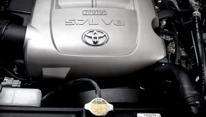 Toyota nie porzuca silników spalinowych. Nowe V8 i R4 turbo