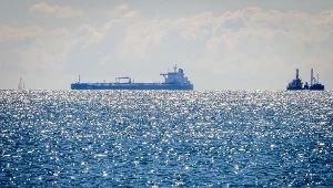 Operacja Rosji na Bałtyku. Okręty wypływają z umundurowaną załogą