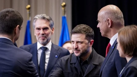 Prezydent Ukrainy Wołodymyr Zełenski podczas szczytu w Berlinie 