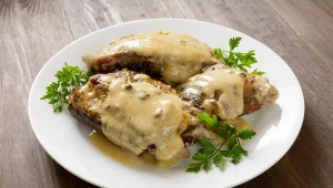 Smakowite polędwiczki w wyrazistym sosie chrzanowym 