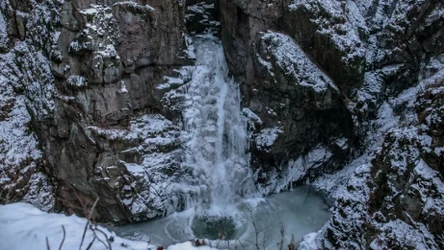 Wodospad Wilczka zachwyca o każdej porze roku. Warto zobaczyć go na żywo