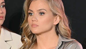 Kaczorowska ubrała choinkę na budowie. Nie obyło się bez wpadki