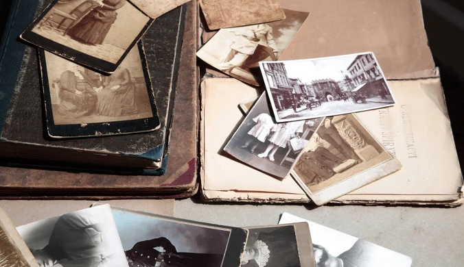 Koperty dowodowe to czasem jedyne miejsca, w których zachowały się zdjęcia bliskich osób