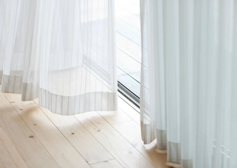 Przy firankach nie używaj wybielaczy, które tylko mogą je uszkodzić.