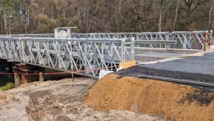 Kierowcy przejadą przeprawą tymczasową. Rusza rozbiórka mostu nad rzeką Mała Panew w ciągu trasy DK45.