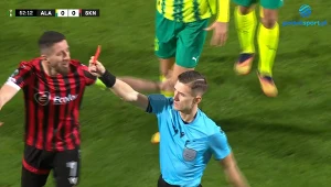 Ta decyzja wywołała kontrowersje. Tak posypały się czerwone kartki [WIDEO]