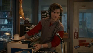Joe Kerry jako Steve Harrington