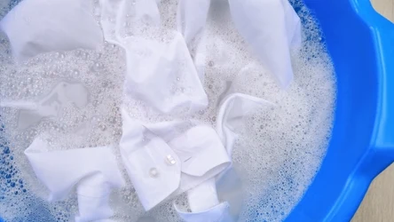 Jak pozbyć się plam po barszczu czerwonym?