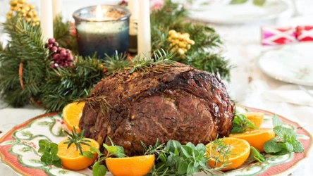 Aromatyczna pieczeń wołowa na rodzinny obiad