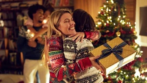 Jak wybrać odpowiedni upominek na święta? / shutterstock