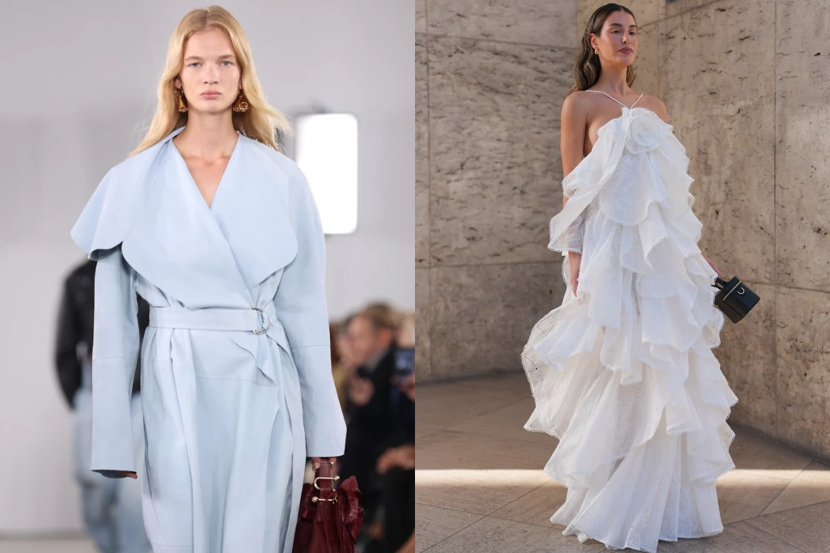 Dwie kobiety prezentujące modowe stylizacje, z lewej strony modelka w jasnoniebieskim płaszczu z szerokimi rękawami i paskiem w talii, z prawej modelka w długiej, białej, falbaniastej sukni wieczorowej, trzymająca małą torebkę.