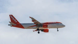 Martwa staruszka na pokładzie samolotu. Myśleli, że śpi