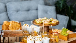 Sylwester z dziećmi? Podaj te przekąski, a znikną co do okrucha