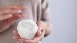 Kosmetyki z groźną bakterią. Pilnie wycofują je ze sprzedaży. GIS ostrzega