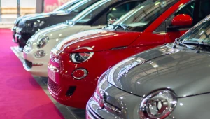 UE luzuje zakaz spalinówek. Szef Fiata: to nie spełni swojej roli