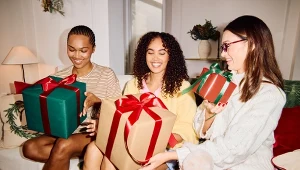 Bawełniane komplety w jasnych odcieniach, uzupełnione subtelnymi detalami ocieplą świąteczny nastrój 