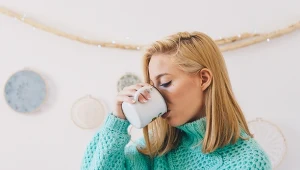 Zima daje się we znaki? Te napoje rozgrzeją cię lepiej, niż zwykła herbata