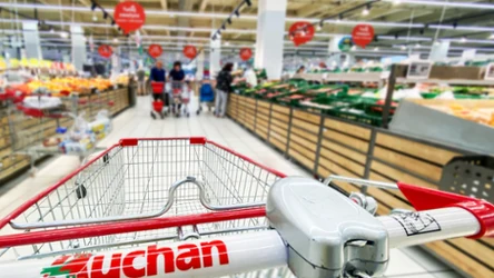 Walka sklepów o klientów trwa. To, co zrobił Auchan, zaskoczy wszystkich