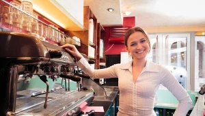 Młodzież może rozpocząć pracę zarobkową dopiero po ukończeniu 16. roku życia.