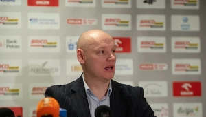 Kuriozalna sytuacja. Zwolniony trener dalej pracuje!