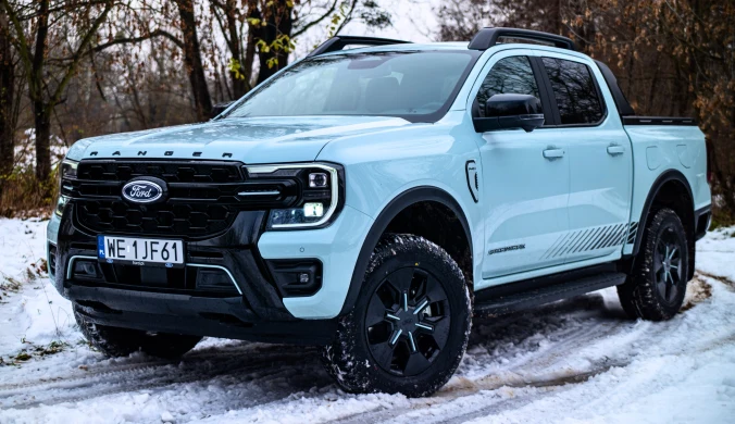 Ford Ranger PHEV w wersji Stormtrak może mieć jeden z dwóch wyjątkowych lakierów, dostępnych tylko w tej odmianie.