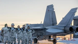 Myśliwce zamiast reniferów św. Mikołaja. Laponia szykuje się na atak Rosji