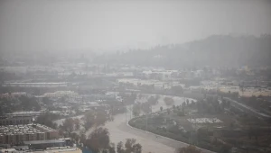 Potężna burza śnieżna i ulewne deszcze nad Kalifornią, setki osób ewakuowano 