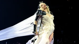 Lady Gaga podczas trasy "The Mayhem Ball"