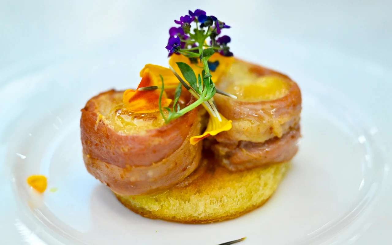 Mateusz Gessler zrobił z żabnicy danie jak z fine dining. Ten sos blue to mistrzostwo