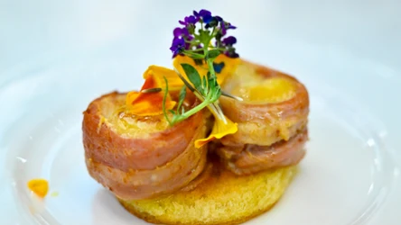 Mateusz Gessler zrobił z żabnicy danie jak z fine dining. Ten sos blue to mistrzostwo