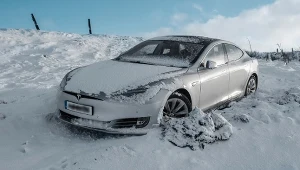Ekstremalny mróz potrafi znacząco ograniczyć realny zasięg samochodów elektrycznych, co pokazuje zimowy test przy temperaturach do -25 st. C.