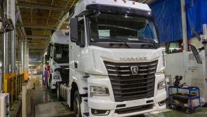 Kamaz to największy przegrany wycofania się zachodnich koncernów z Rosji. Przez wiele lat marka zacieśniała swoje kontakty z Daimlerem